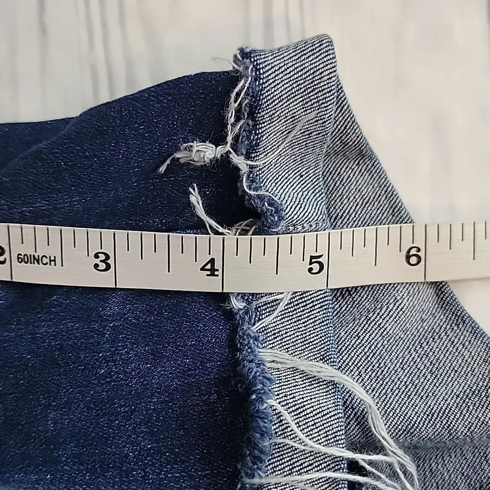 Maurices Distressed Shortie Cuffed Denim Shorts Women's Size 4
